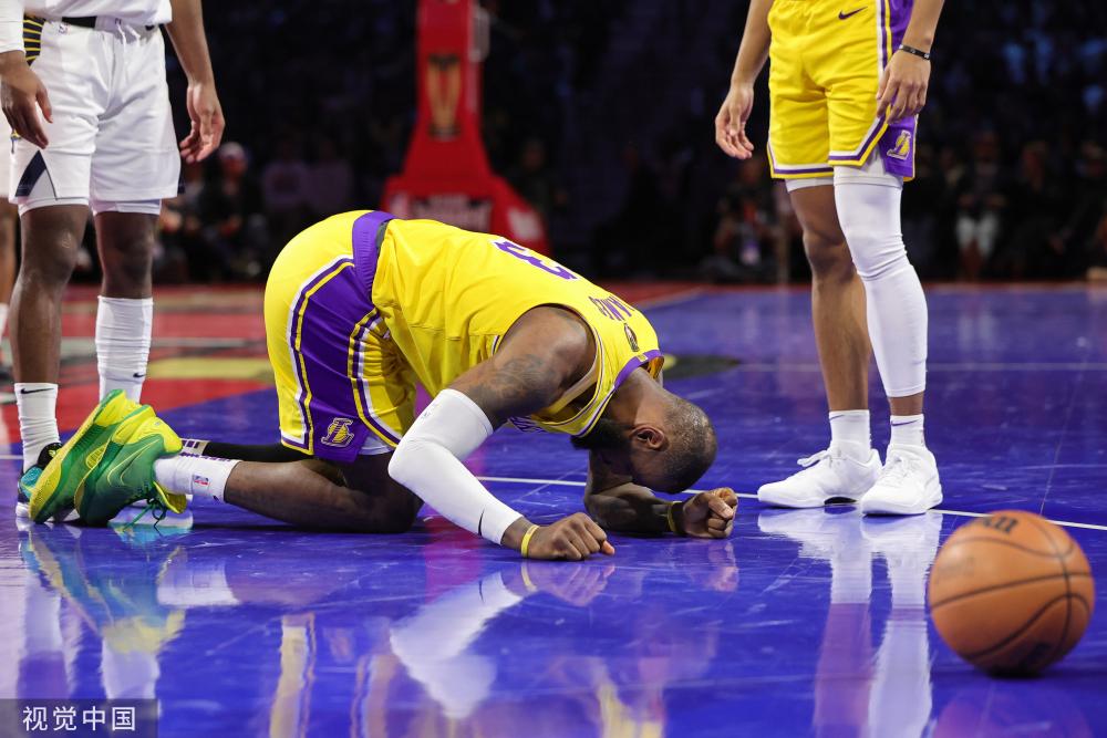 的球迷聚集 的球迷聚集